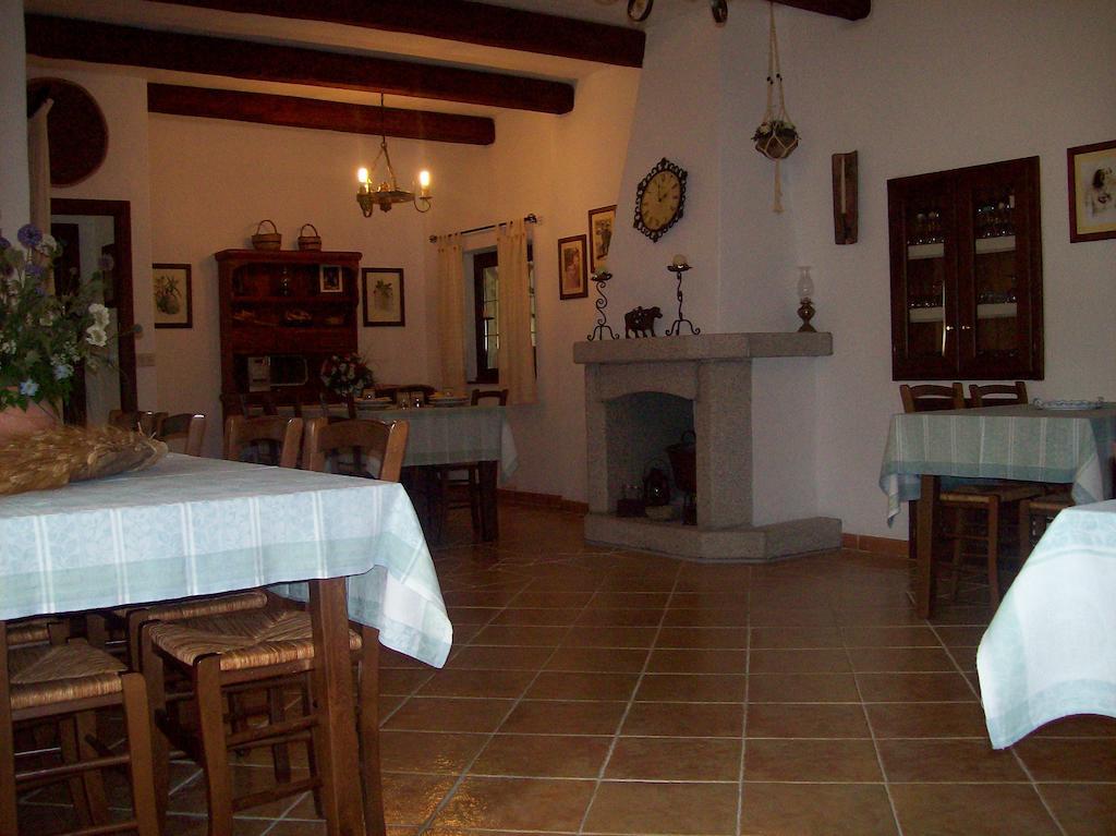 Villa Turismo Rurale L'Agliuledda à Sant'Antonio di Gallura Extérieur photo
