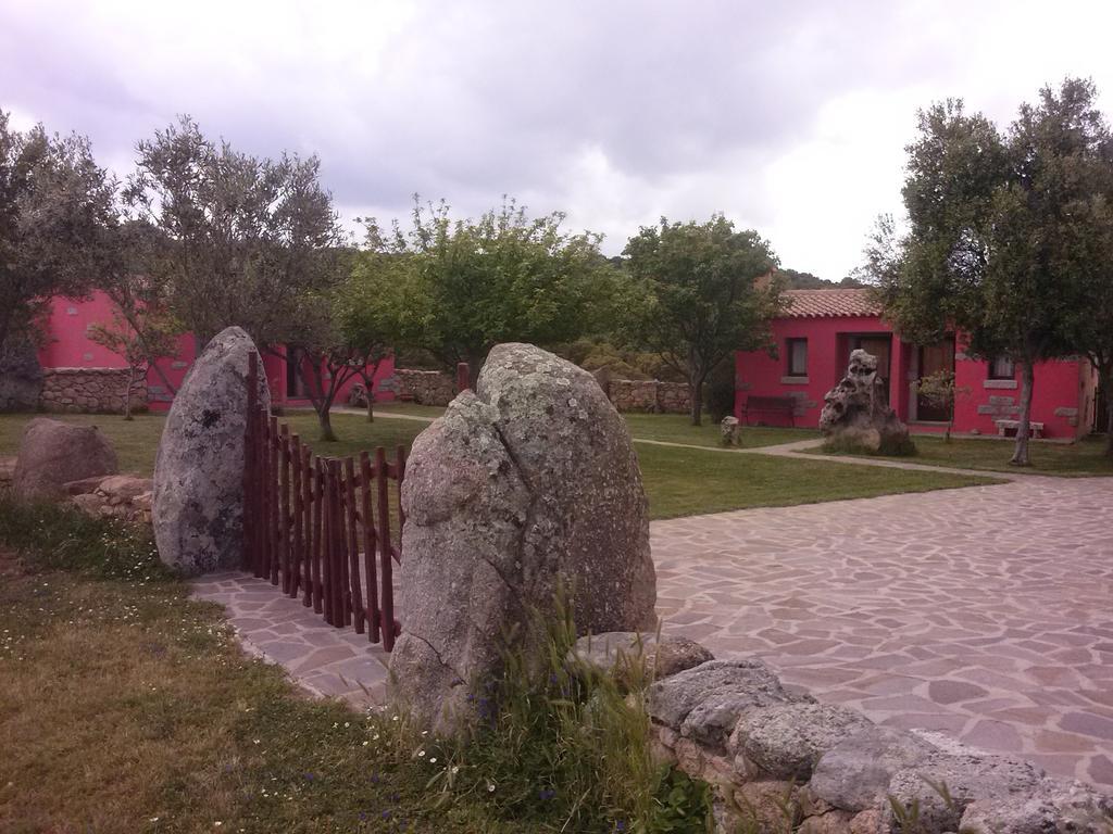 Villa Turismo Rurale L'Agliuledda à Sant'Antonio di Gallura Extérieur photo