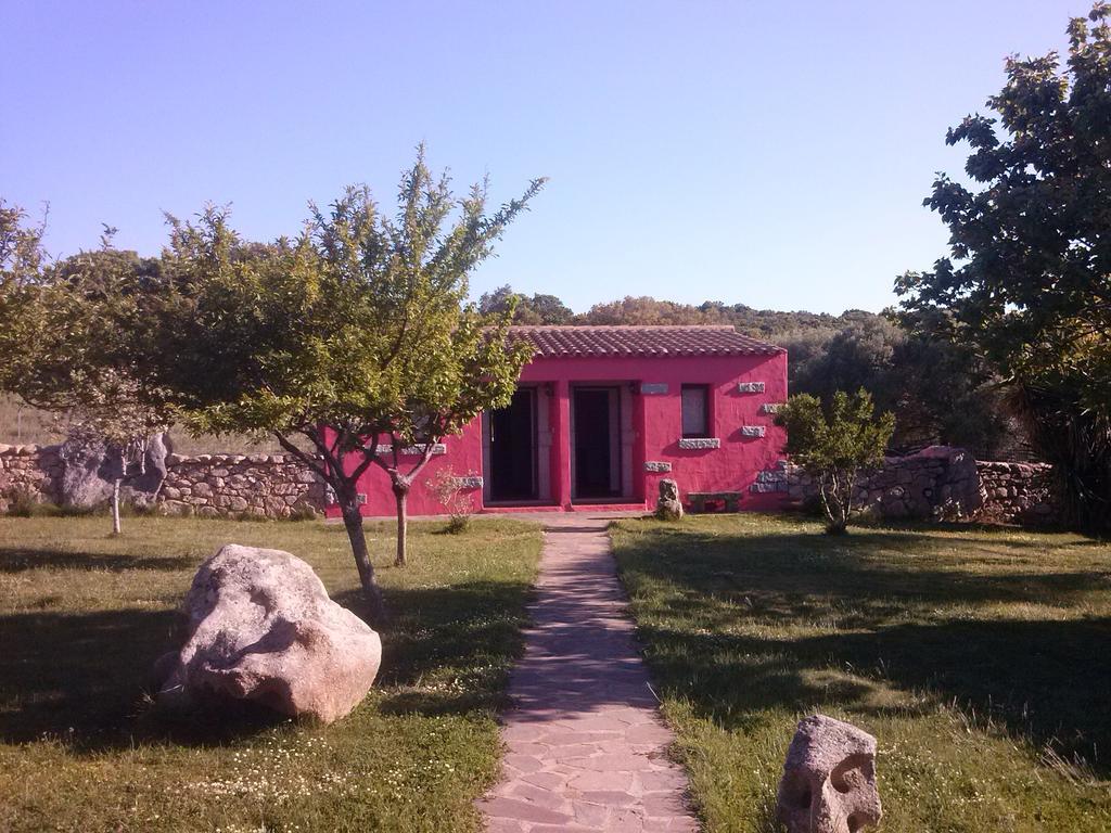 Villa Turismo Rurale L'Agliuledda à Sant'Antonio di Gallura Extérieur photo