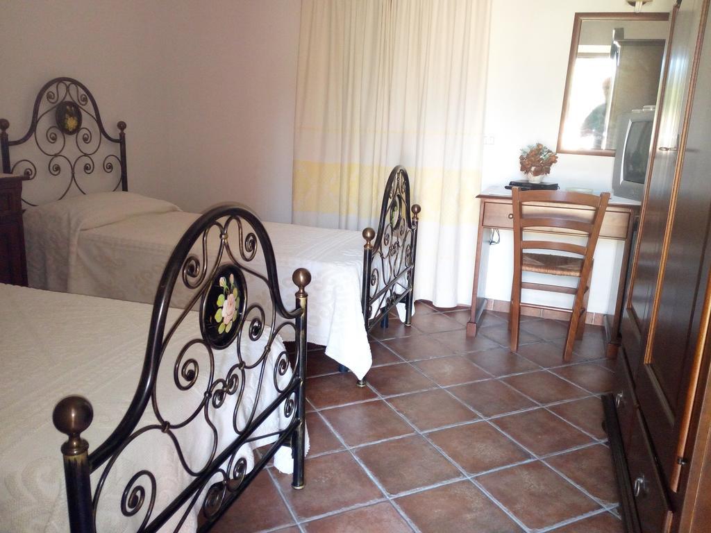 Villa Turismo Rurale L'Agliuledda à Sant'Antonio di Gallura Extérieur photo