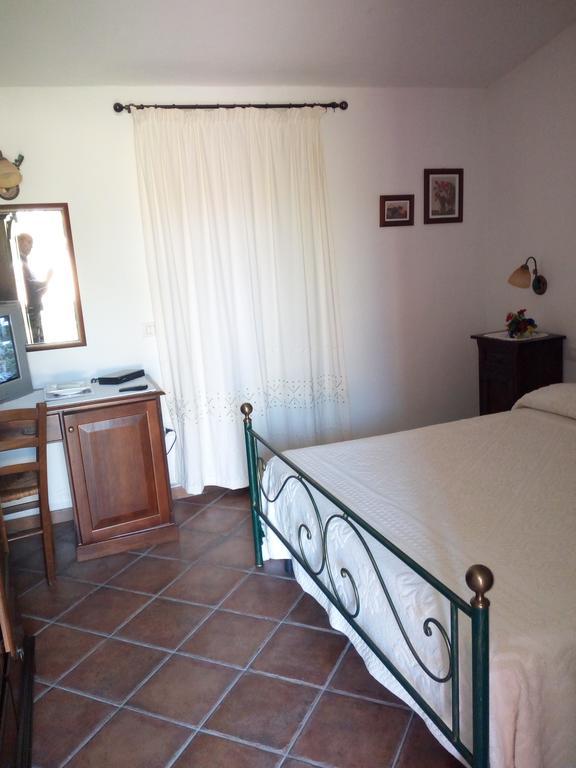 Villa Turismo Rurale L'Agliuledda à Sant'Antonio di Gallura Extérieur photo