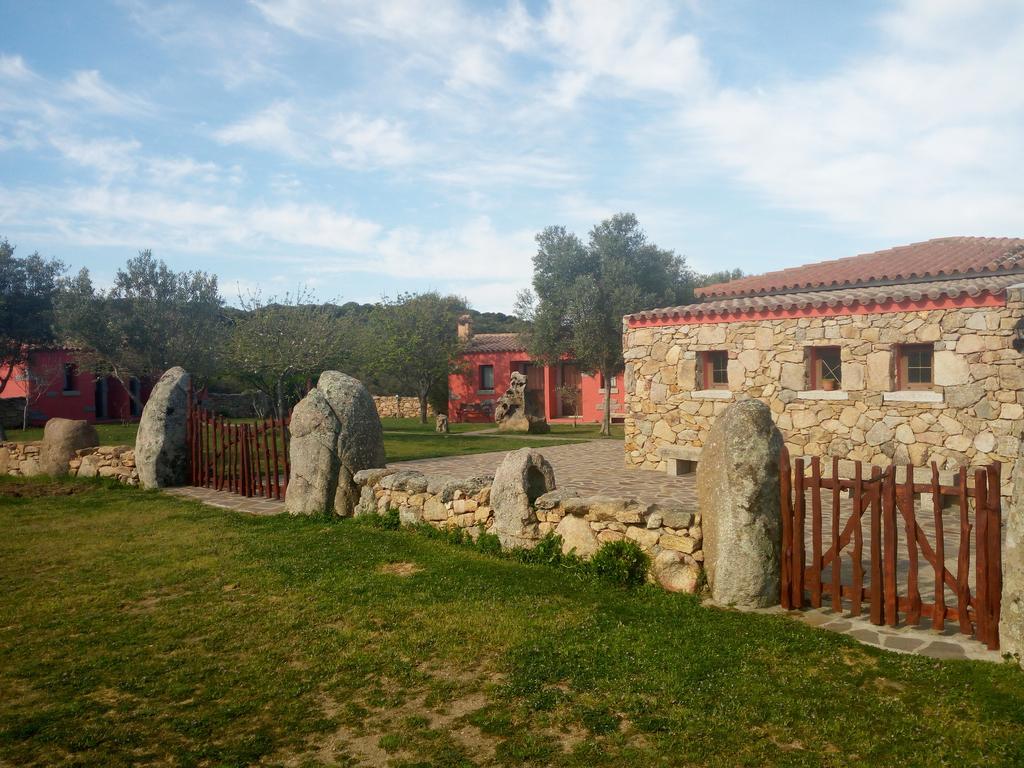 Villa Turismo Rurale L'Agliuledda à Sant'Antonio di Gallura Extérieur photo