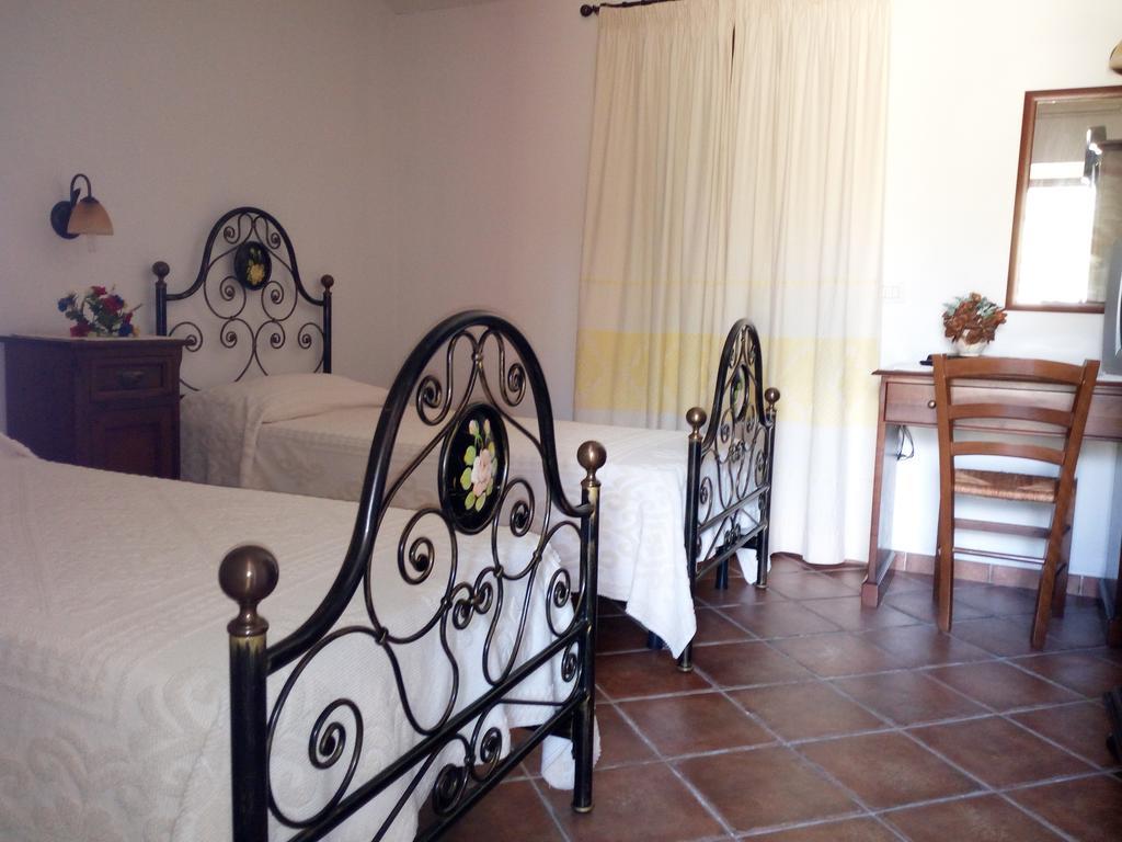 Villa Turismo Rurale L'Agliuledda à Sant'Antonio di Gallura Extérieur photo