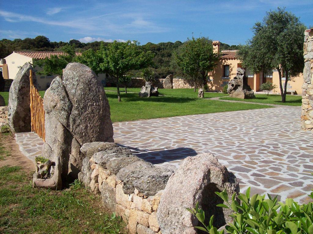 Villa Turismo Rurale L'Agliuledda à Sant'Antonio di Gallura Extérieur photo