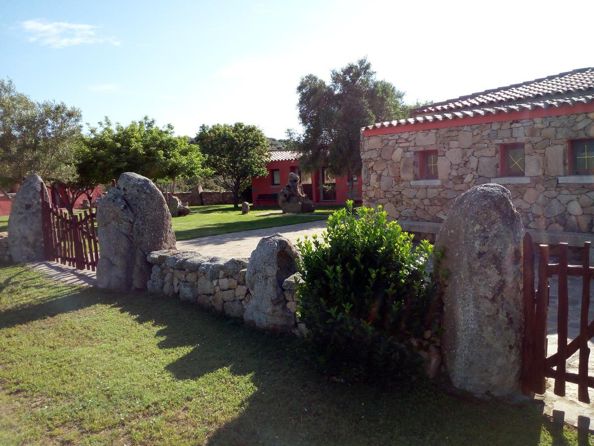 Villa Turismo Rurale L'Agliuledda à Sant'Antonio di Gallura Extérieur photo